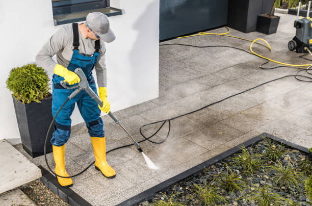 Pressure Washing Contractors in Howard City, MI